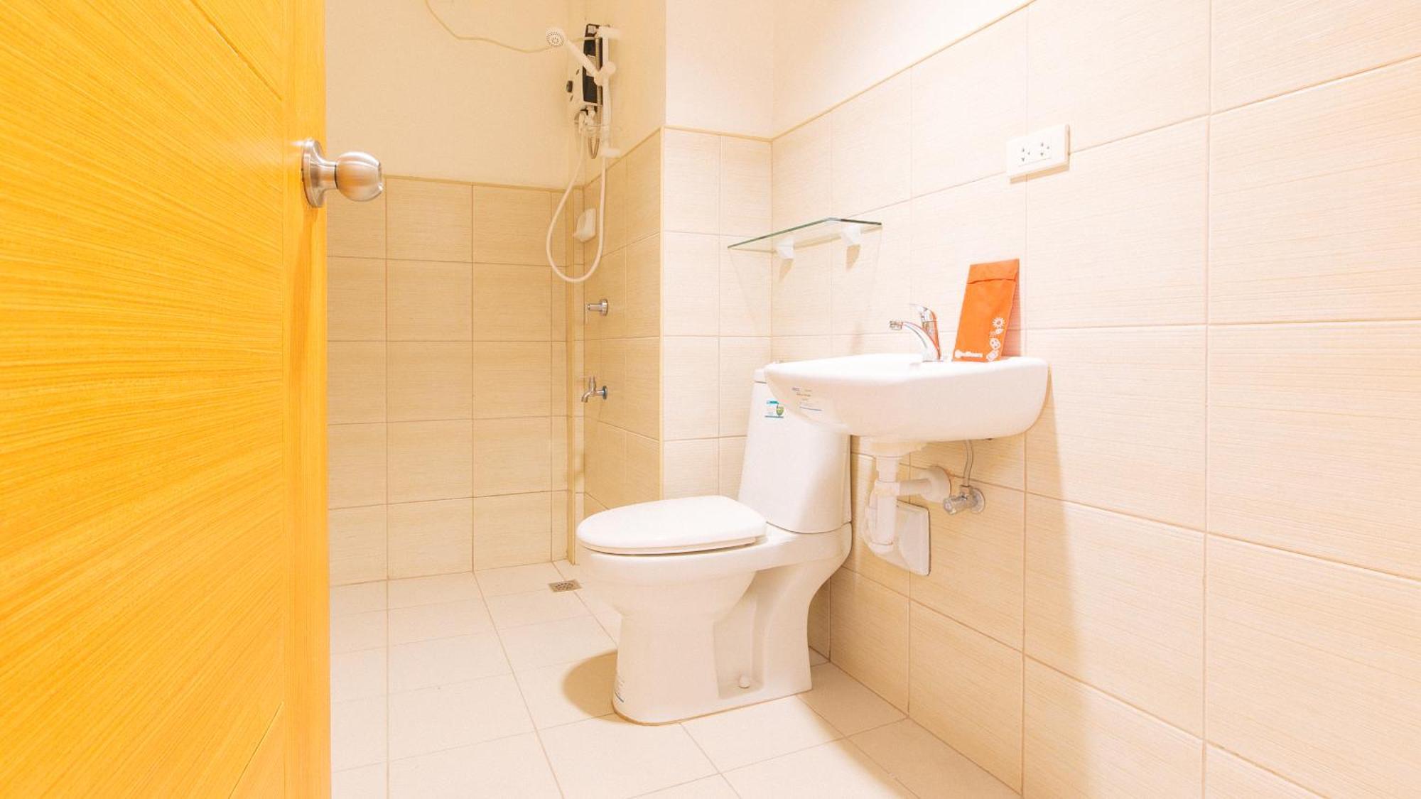 Reddoorz Plus At Alpina Heights Paranaque Paranaque City Ngoại thất bức ảnh