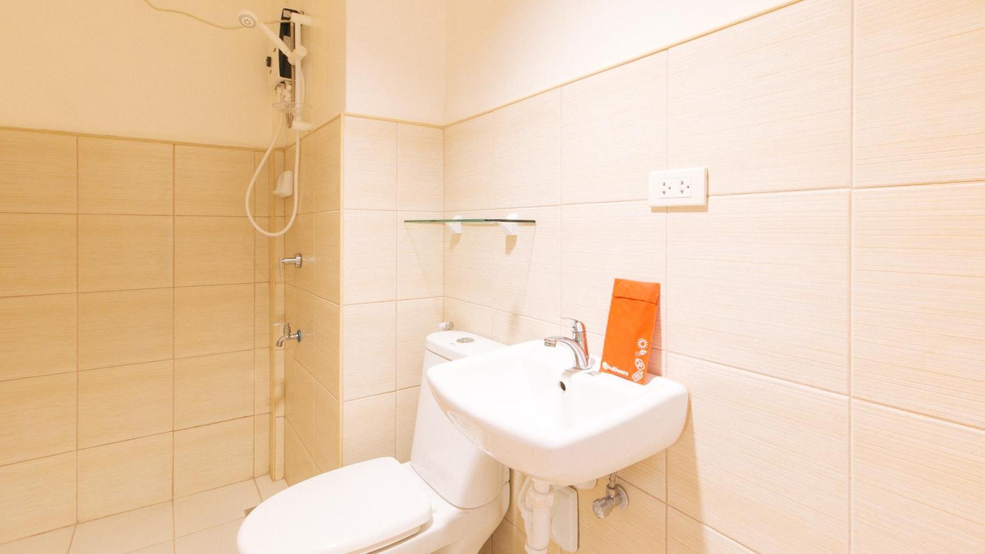Reddoorz Plus At Alpina Heights Paranaque Paranaque City Ngoại thất bức ảnh