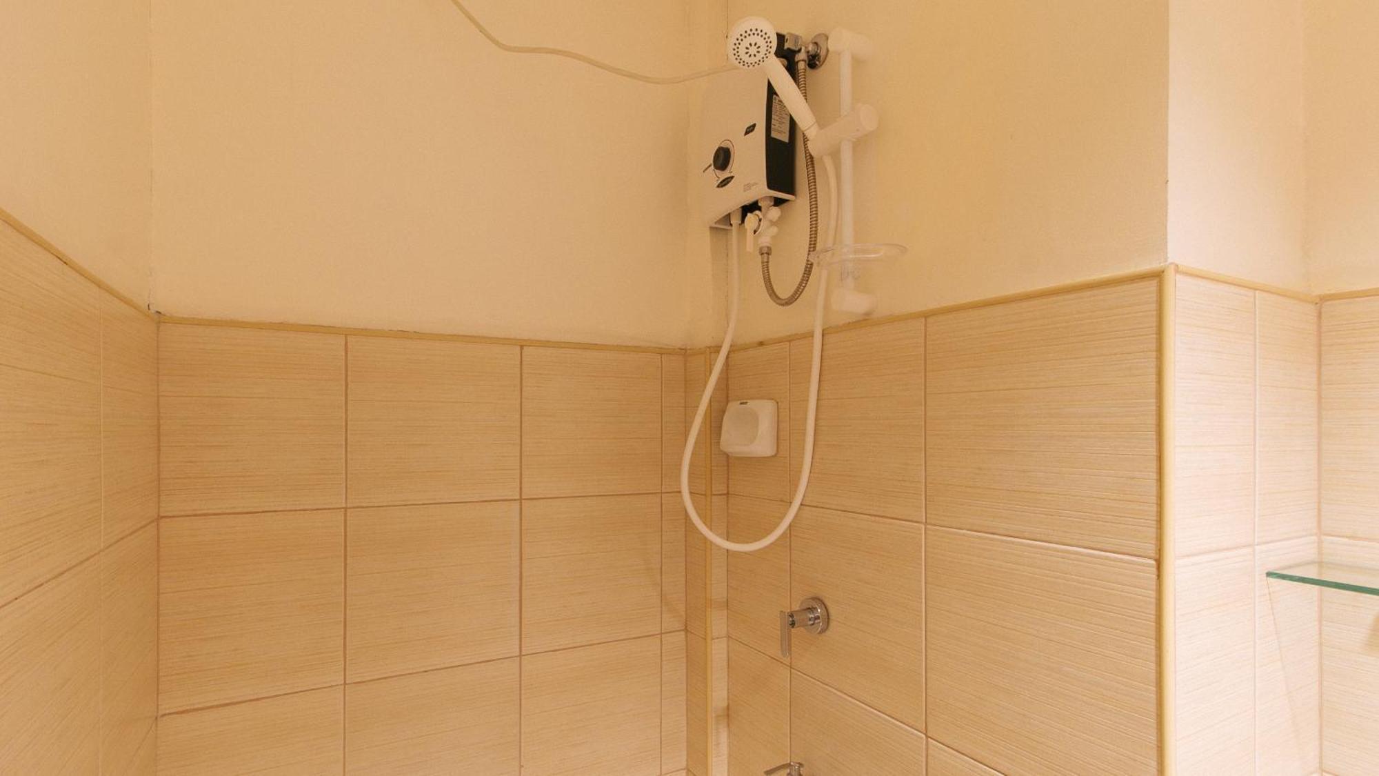 Reddoorz Plus At Alpina Heights Paranaque Paranaque City Ngoại thất bức ảnh