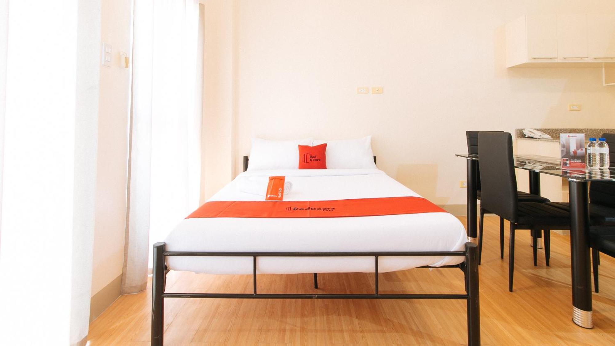Reddoorz Plus At Alpina Heights Paranaque Paranaque City Ngoại thất bức ảnh