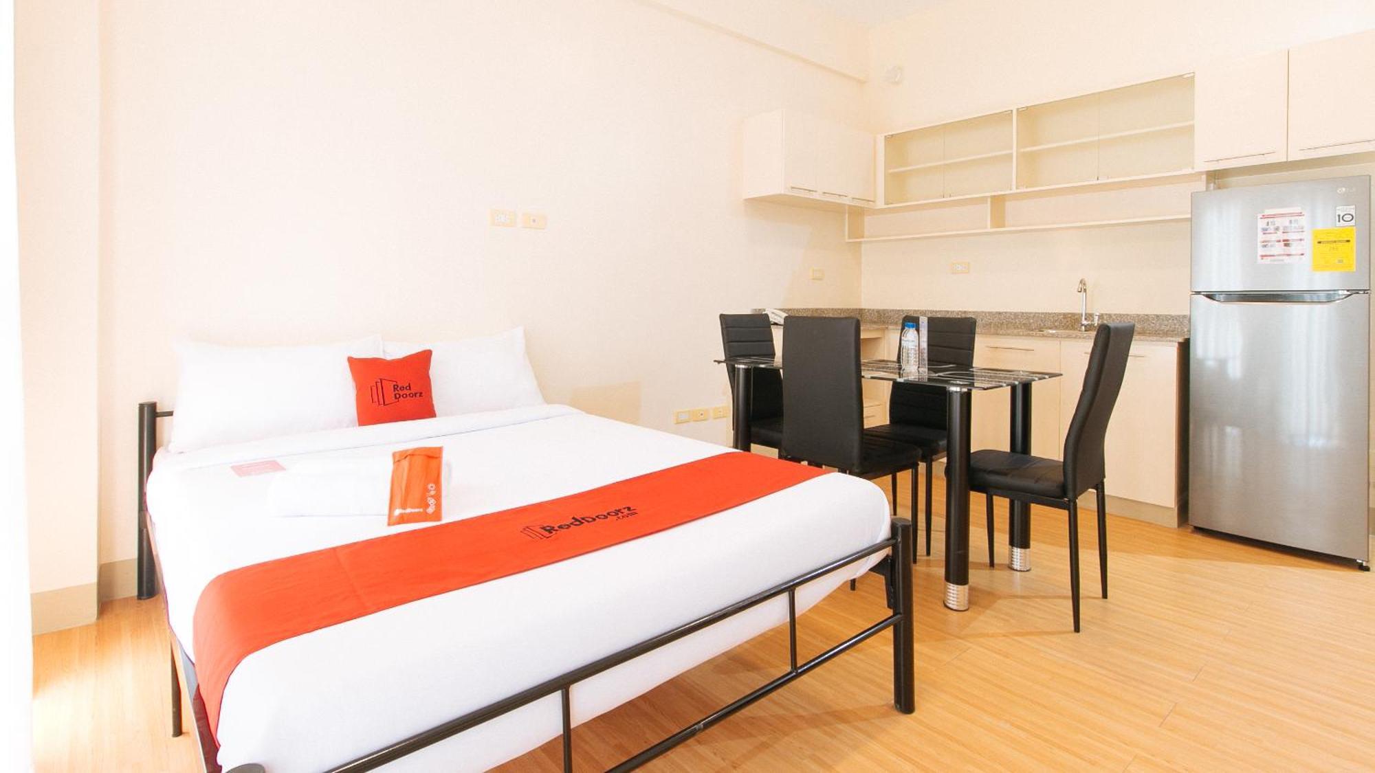 Reddoorz Plus At Alpina Heights Paranaque Paranaque City Ngoại thất bức ảnh