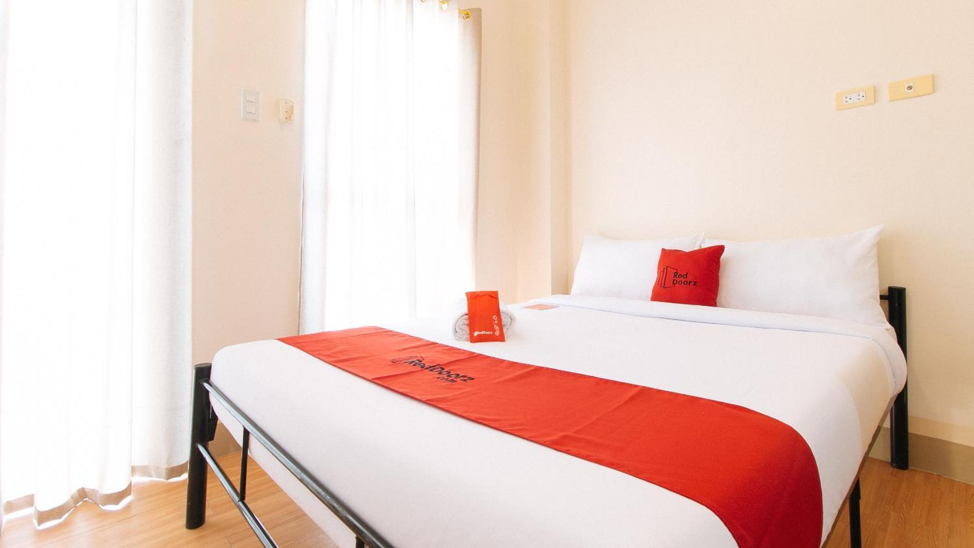 Reddoorz Plus At Alpina Heights Paranaque Paranaque City Ngoại thất bức ảnh