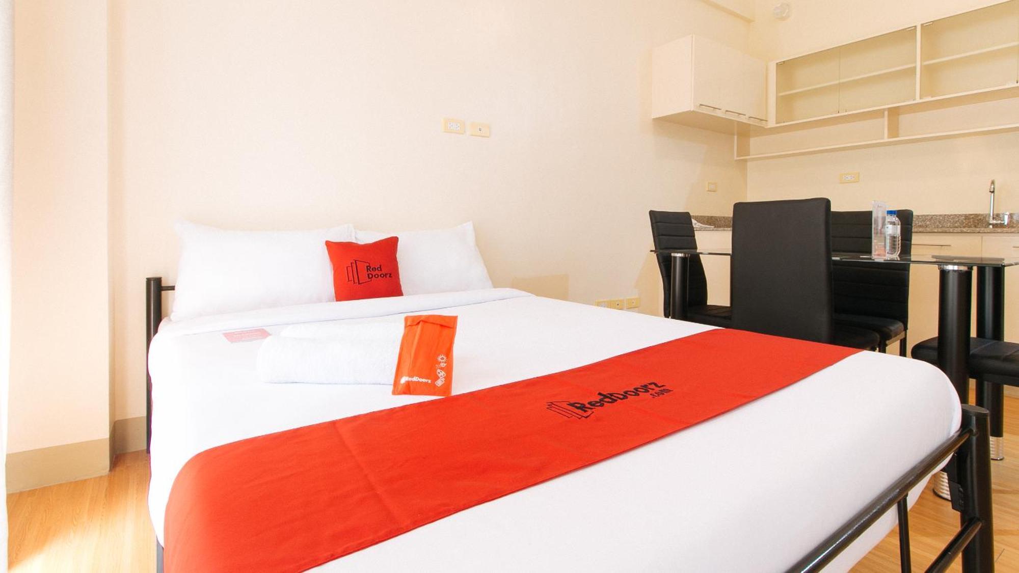 Reddoorz Plus At Alpina Heights Paranaque Paranaque City Ngoại thất bức ảnh