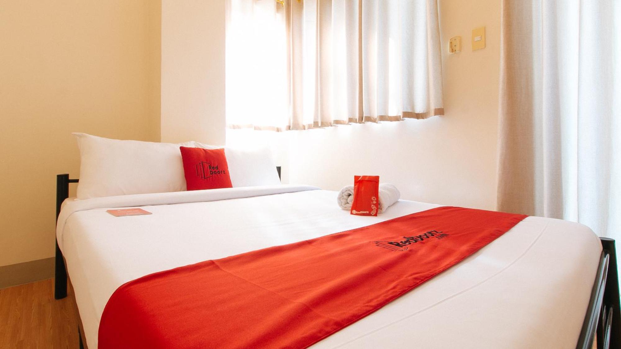 Reddoorz Plus At Alpina Heights Paranaque Paranaque City Ngoại thất bức ảnh