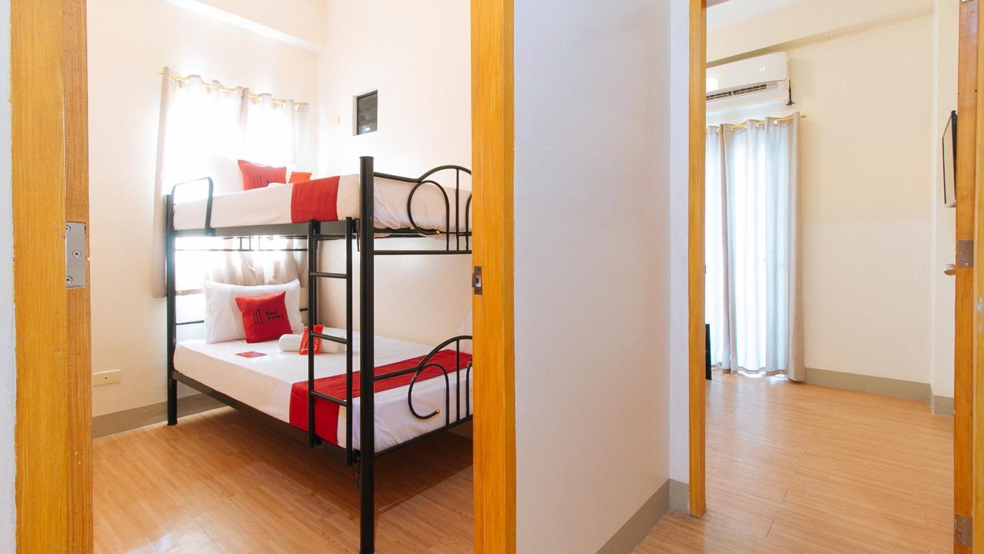 Reddoorz Plus At Alpina Heights Paranaque Paranaque City Ngoại thất bức ảnh