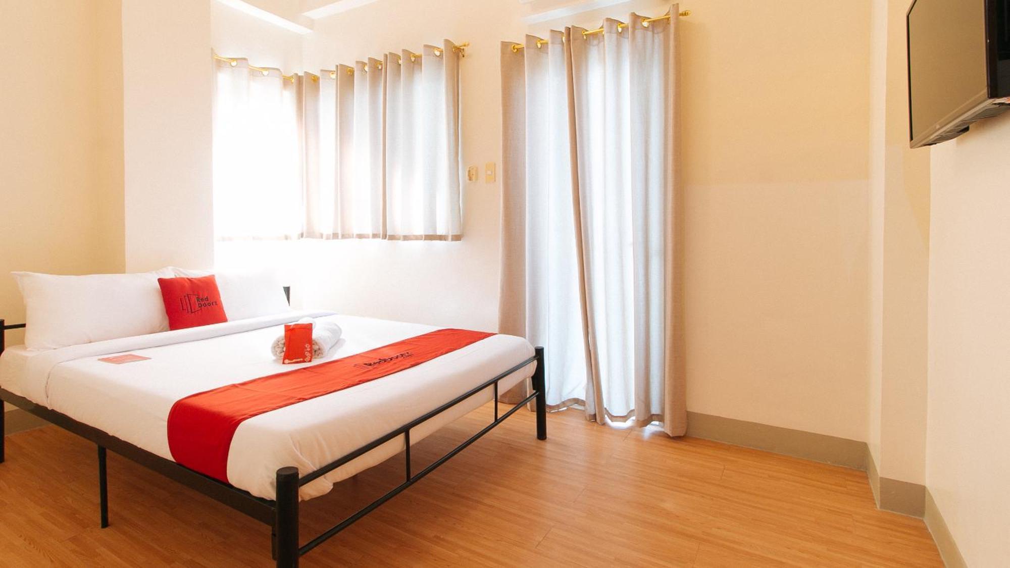 Reddoorz Plus At Alpina Heights Paranaque Paranaque City Ngoại thất bức ảnh