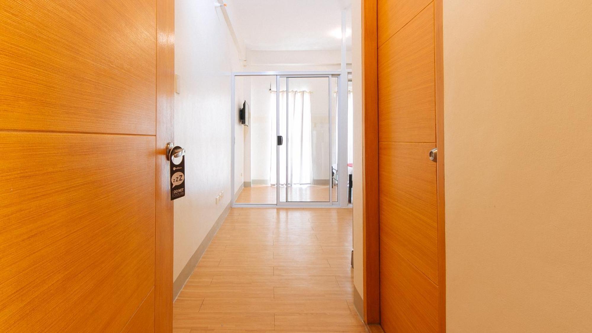 Reddoorz Plus At Alpina Heights Paranaque Paranaque City Ngoại thất bức ảnh