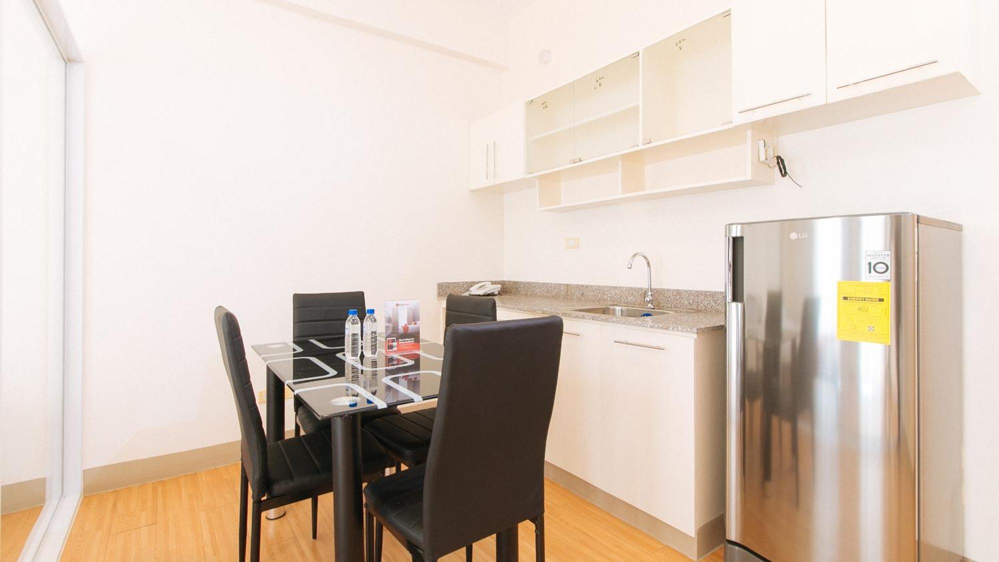 Reddoorz Plus At Alpina Heights Paranaque Paranaque City Ngoại thất bức ảnh