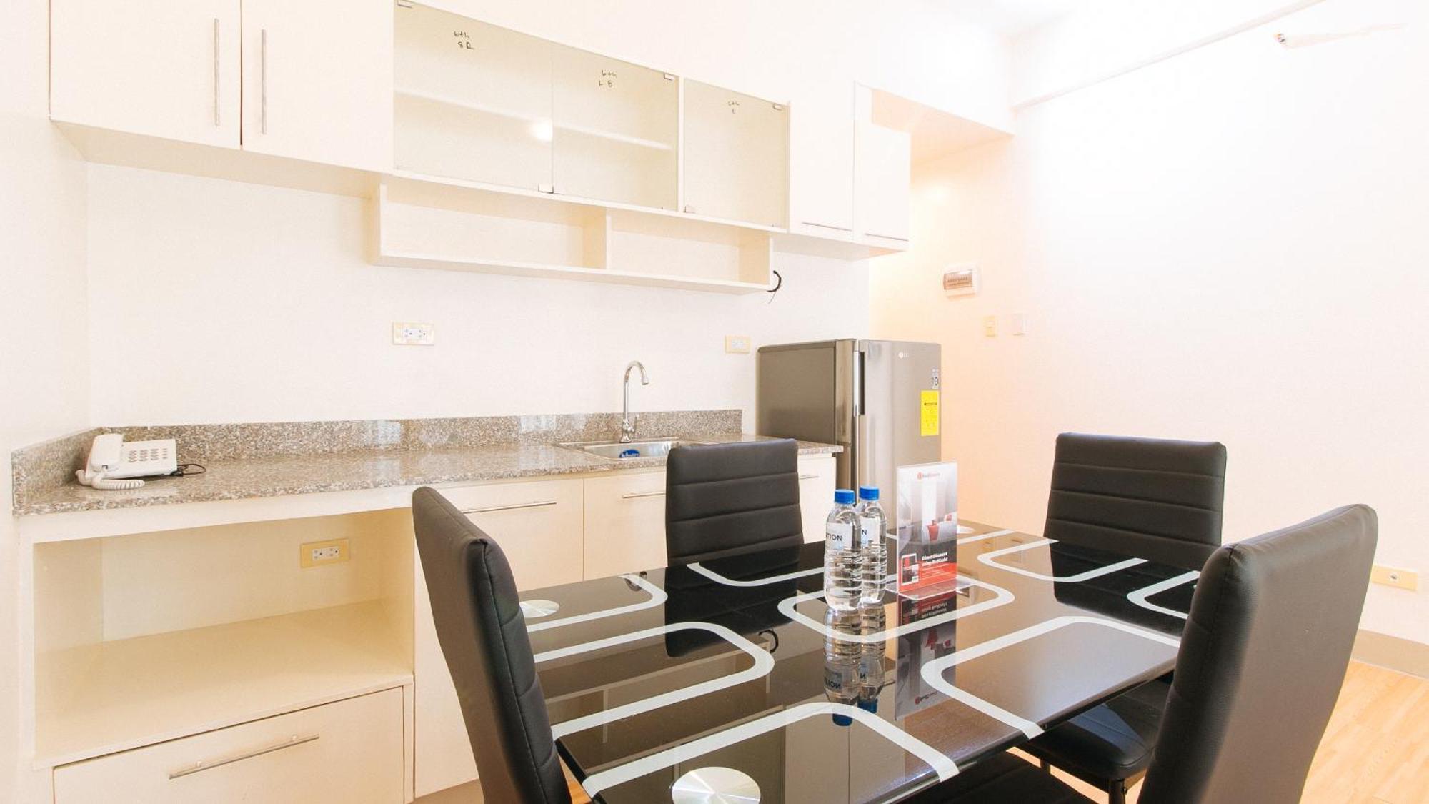 Reddoorz Plus At Alpina Heights Paranaque Paranaque City Ngoại thất bức ảnh