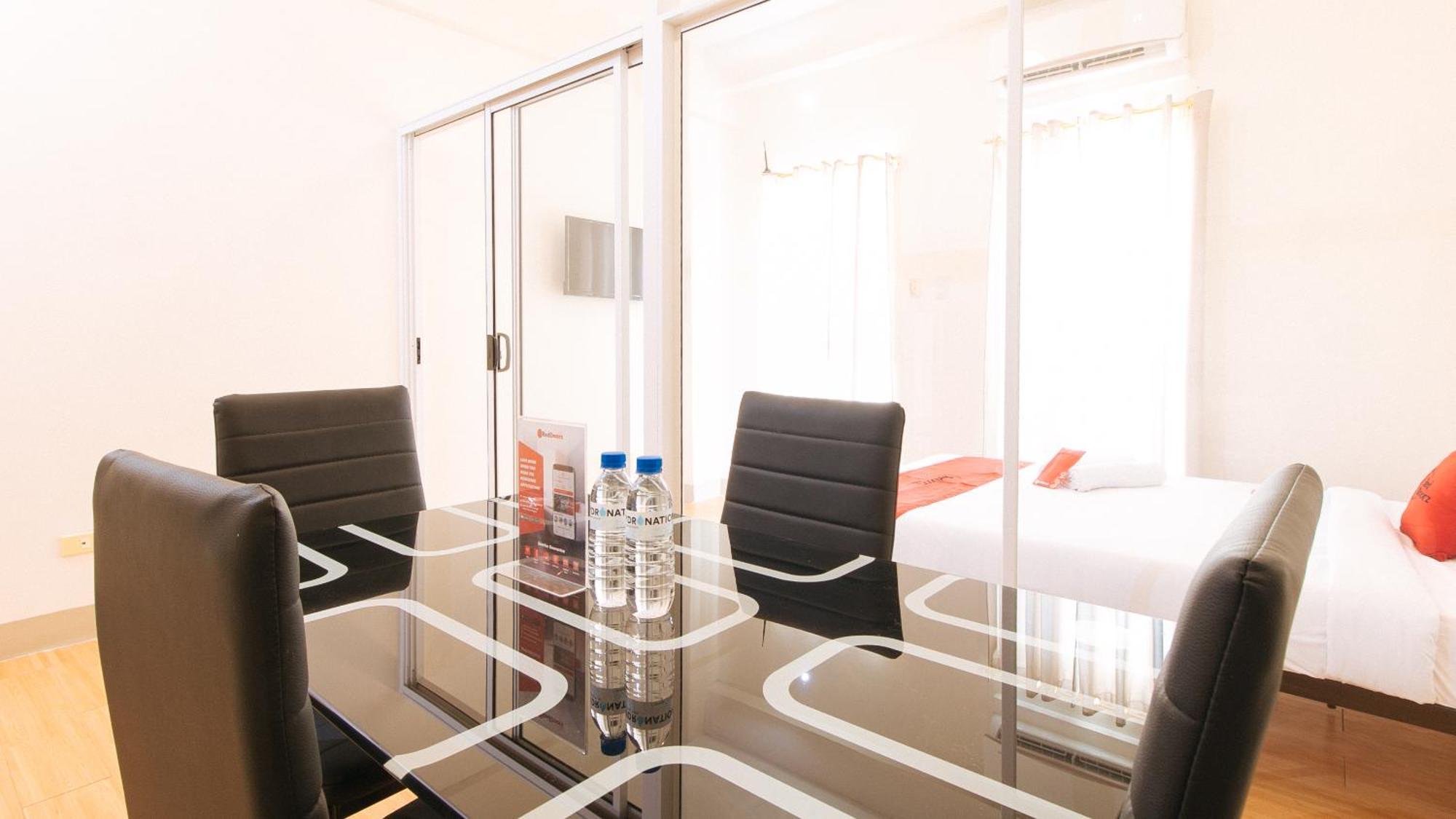 Reddoorz Plus At Alpina Heights Paranaque Paranaque City Ngoại thất bức ảnh