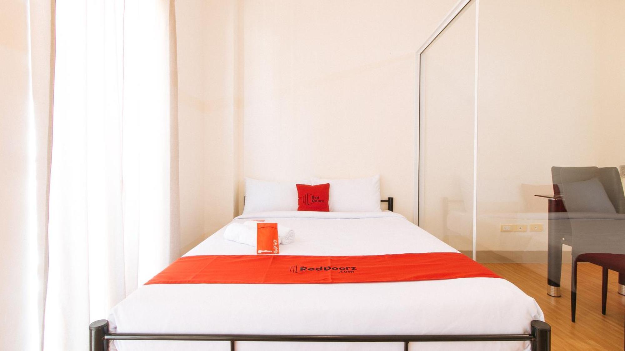 Reddoorz Plus At Alpina Heights Paranaque Paranaque City Ngoại thất bức ảnh