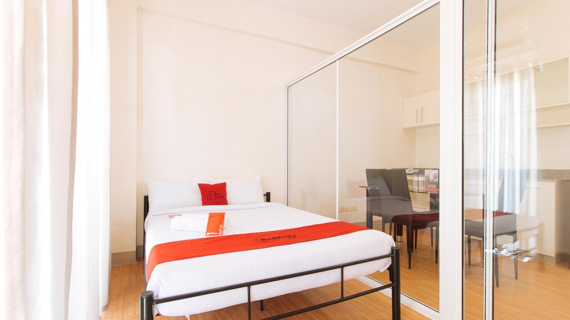 Reddoorz Plus At Alpina Heights Paranaque Paranaque City Ngoại thất bức ảnh