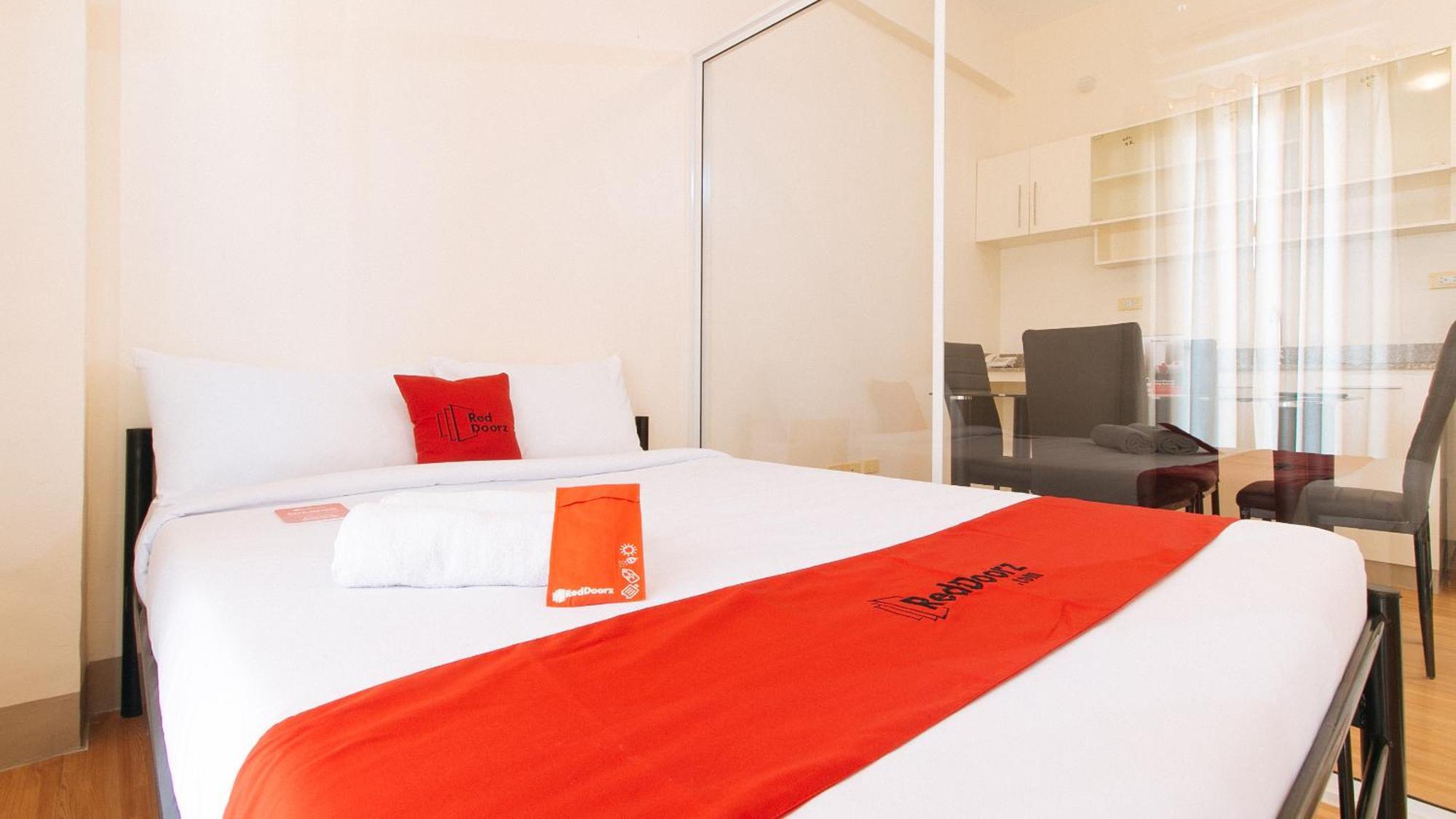 Reddoorz Plus At Alpina Heights Paranaque Paranaque City Ngoại thất bức ảnh