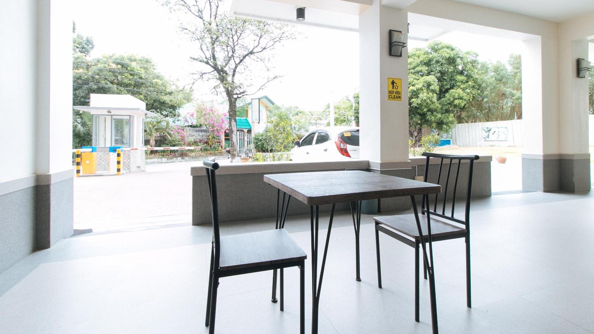 Reddoorz Plus At Alpina Heights Paranaque Paranaque City Ngoại thất bức ảnh