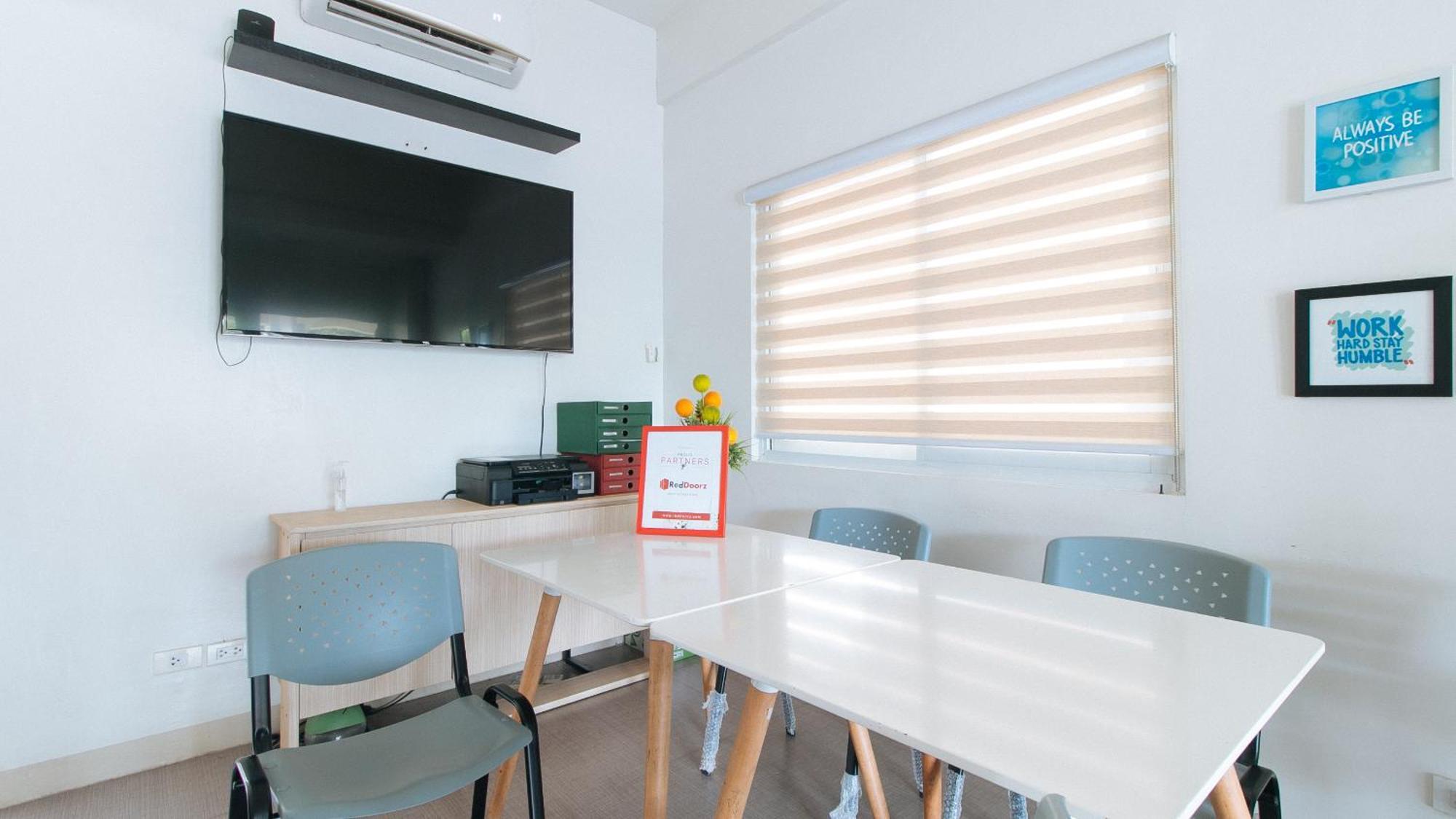 Reddoorz Plus At Alpina Heights Paranaque Paranaque City Ngoại thất bức ảnh
